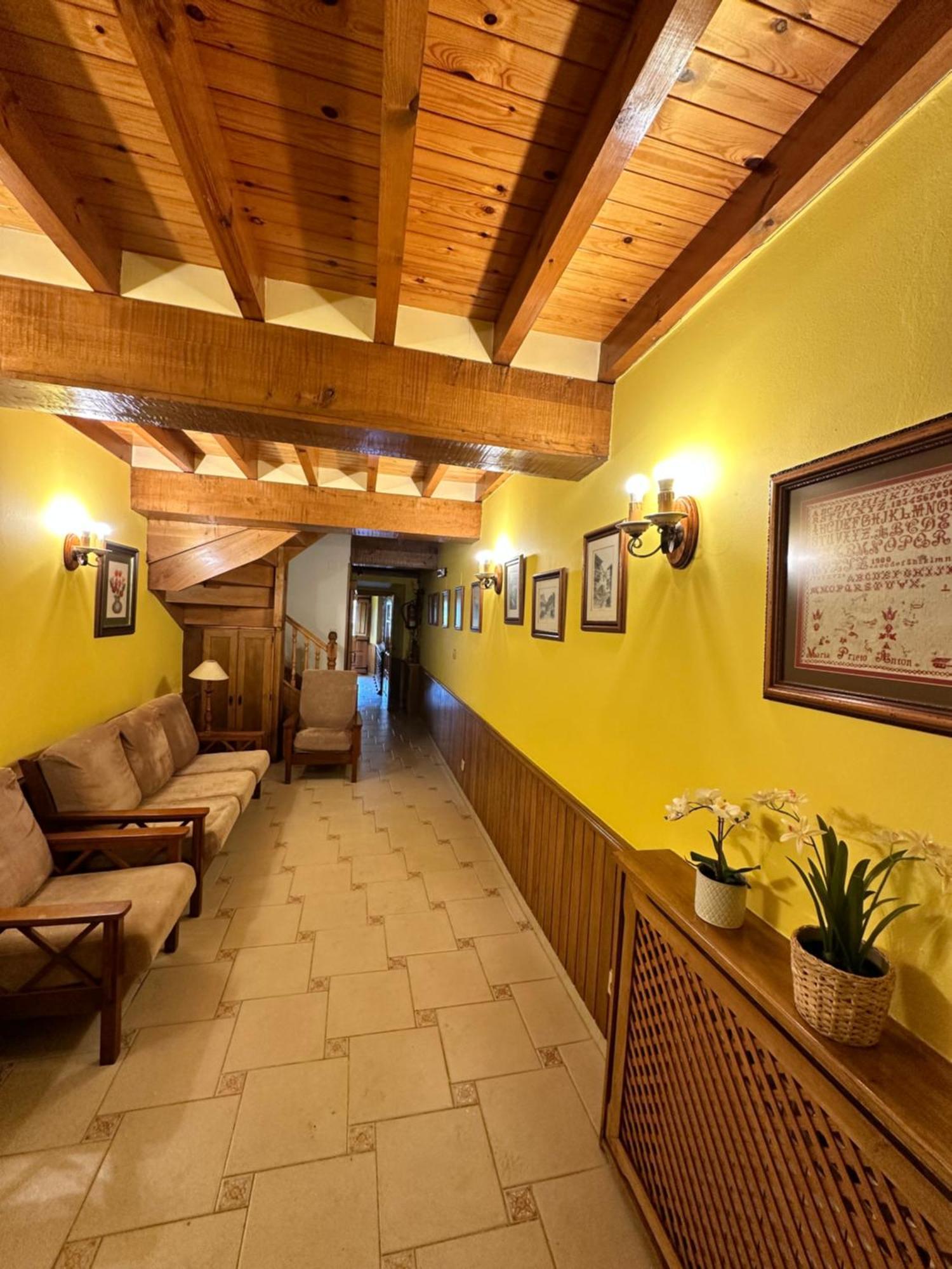 Casa Rural El Torrejon Arenas De Cabrales Exterior photo