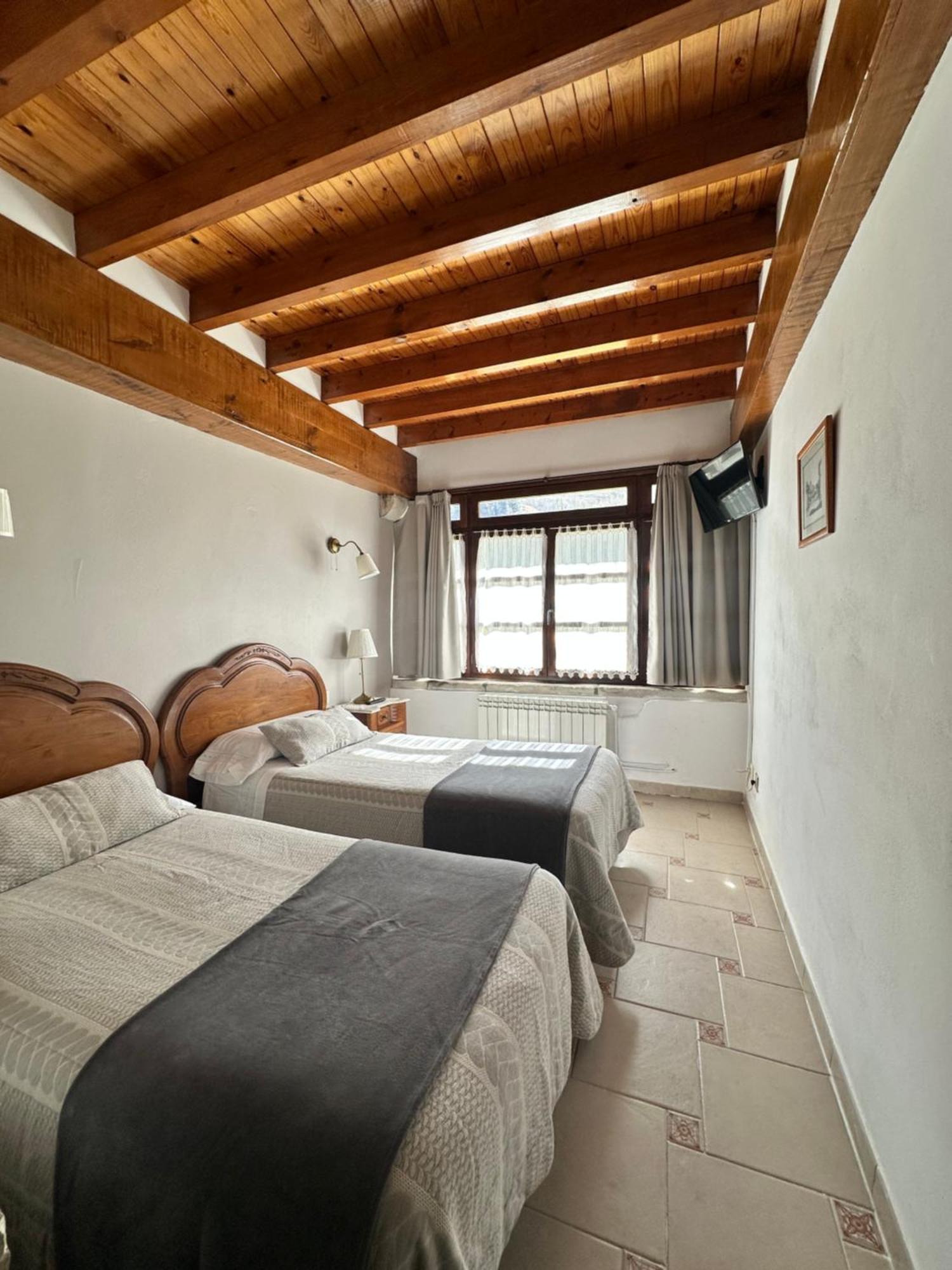 Casa Rural El Torrejon Arenas De Cabrales Exterior photo